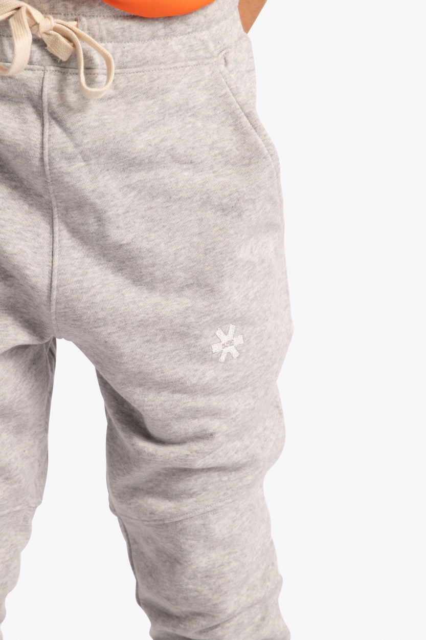 Osaka kids sweatpants grey. Detail view logo