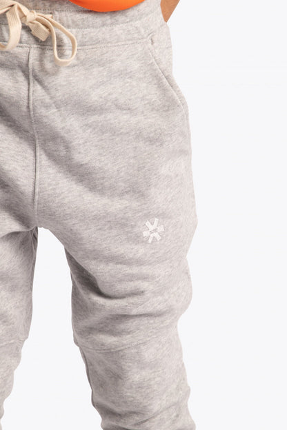 Osaka kids sweatpants grey. Detail view logo