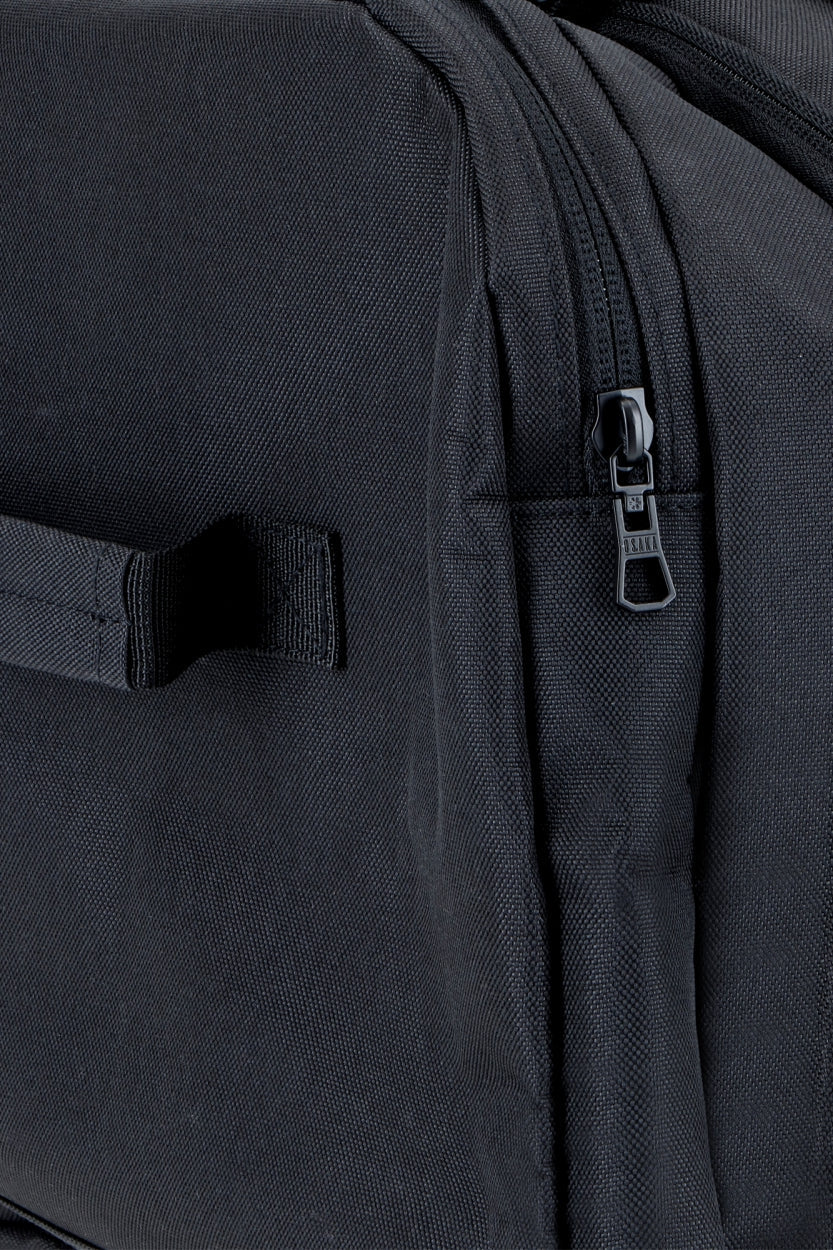 Osaka sports duffel bag in black with logo in green. Detail zip view