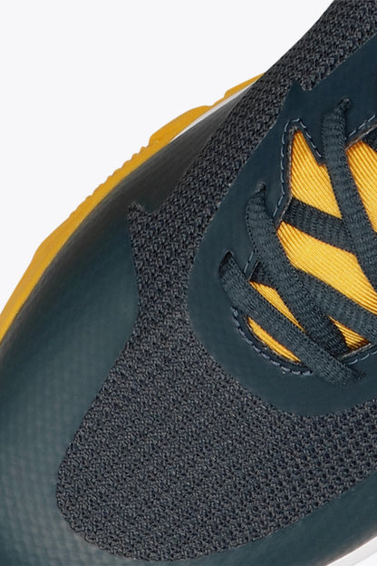 Osaka footwear Kai Mk1 in french navy and honey comb with logo. Detail shoelace view