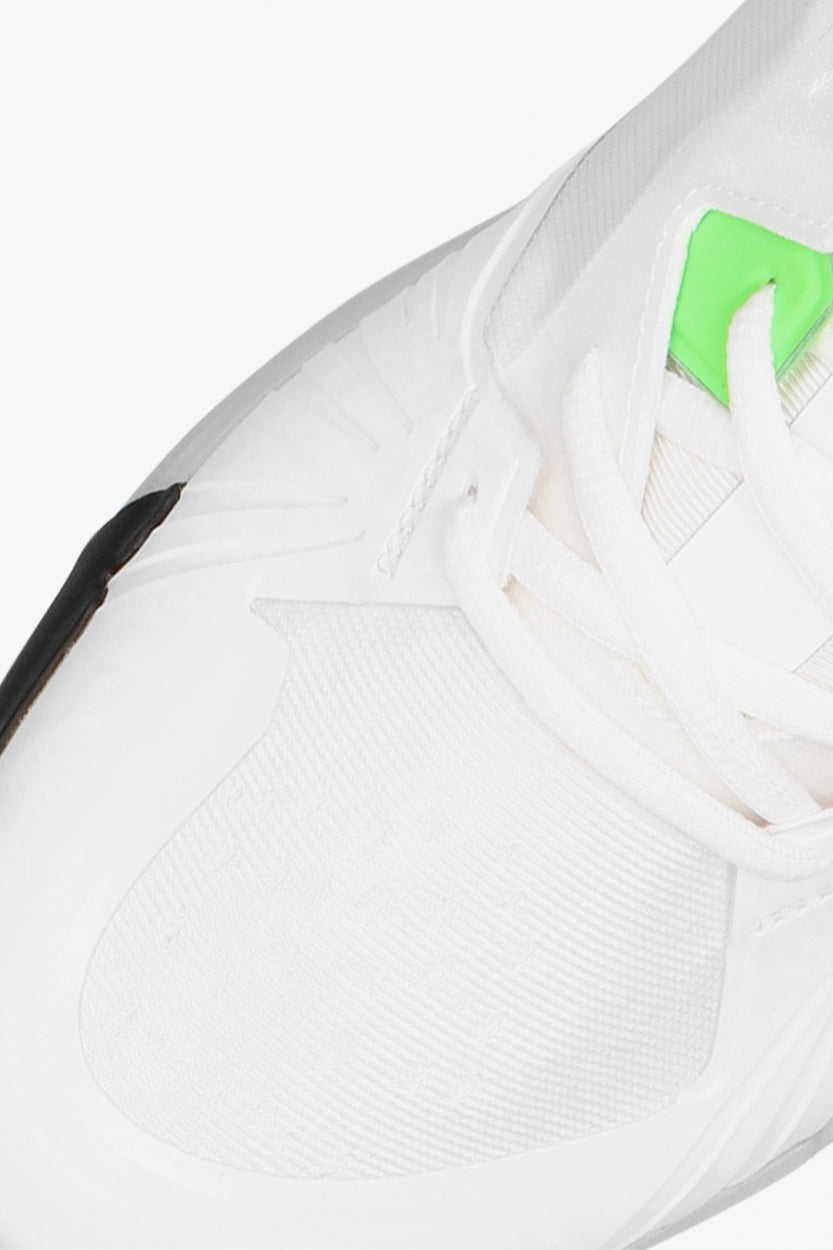 Osaka footwear Ido Mk1 in white and green with logo in white. Detail shoelace view