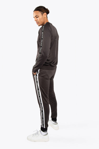 Osaka Men Training Sweater | Black